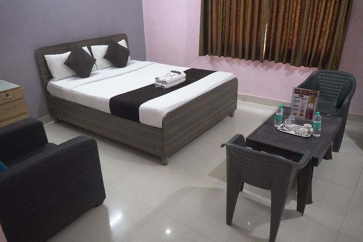 Room 12 of 37