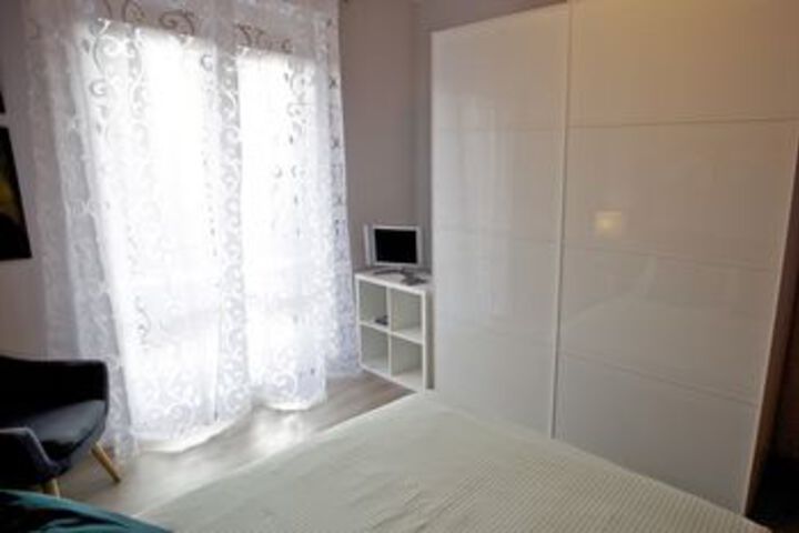 Room 10 of 31
