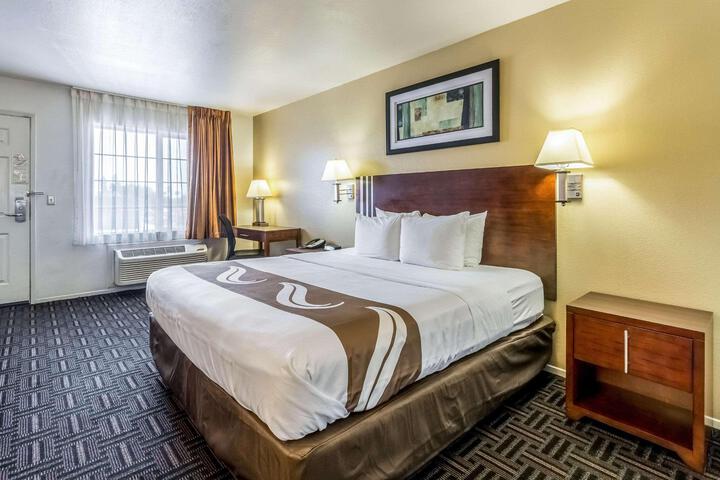 1 King Bed (8 of 16)