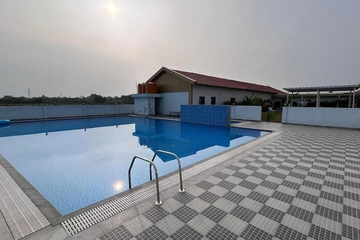 Pool 16 of 32