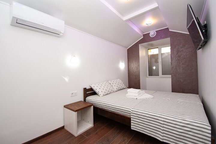 Room 37 of 96