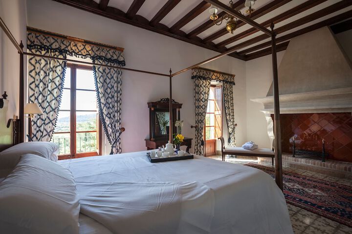 Room 4 of 59