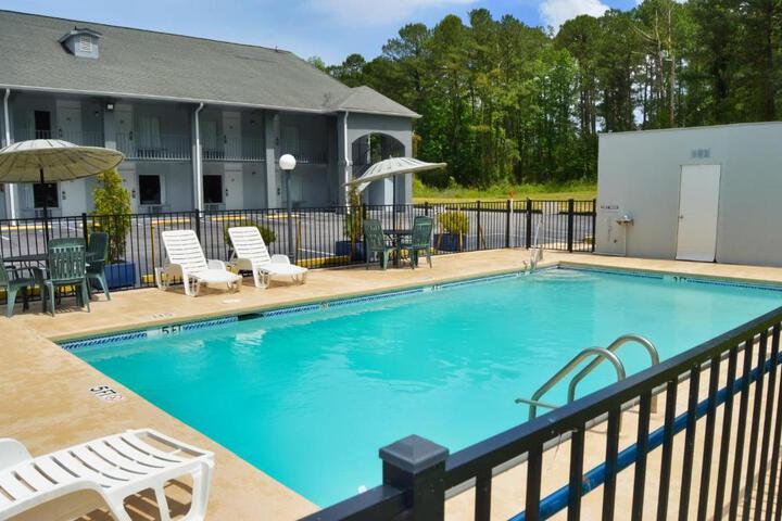 Pool 11 of 23