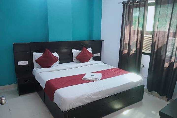 Room 15 of 32