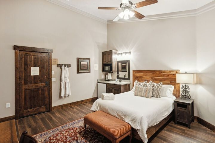 Room 15 of 225
