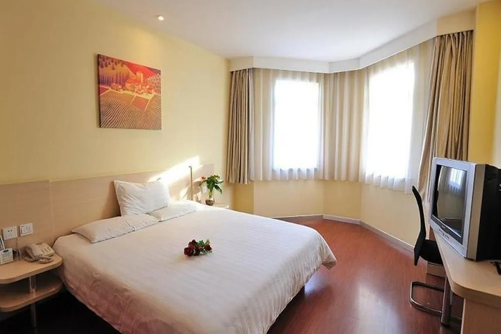 Room 3 of 12