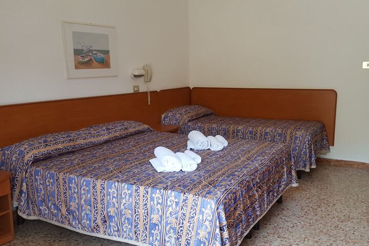 Room 17 of 57