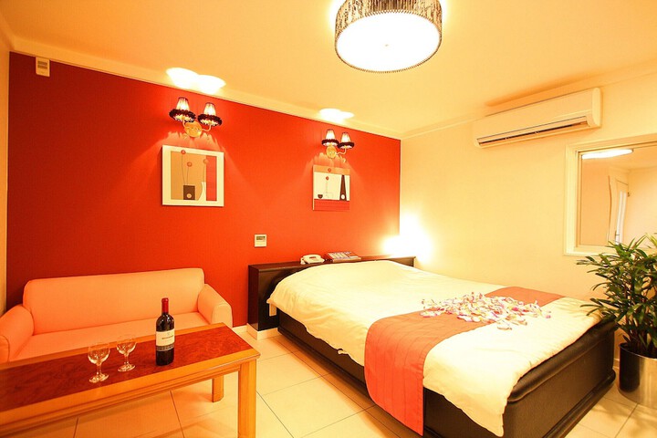 Room 14 of 14