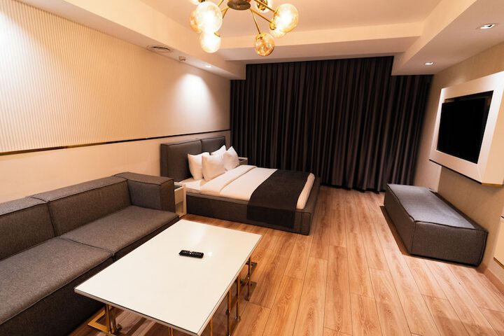 Room 27 of 149