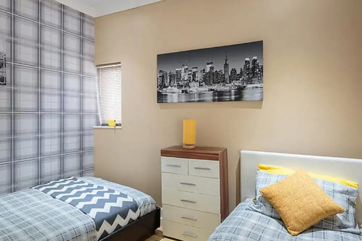 Room 2 of 9