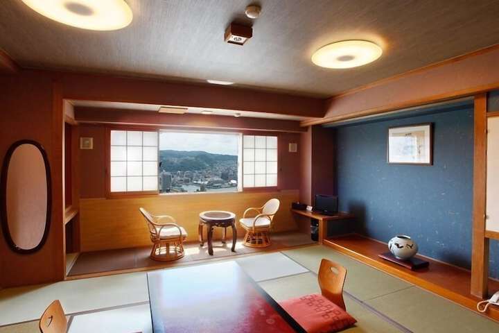Room 6 of 43