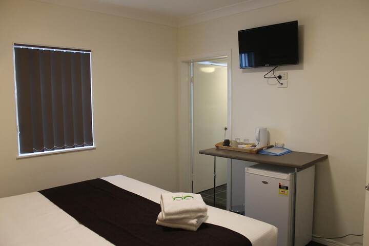 Room 11 of 73