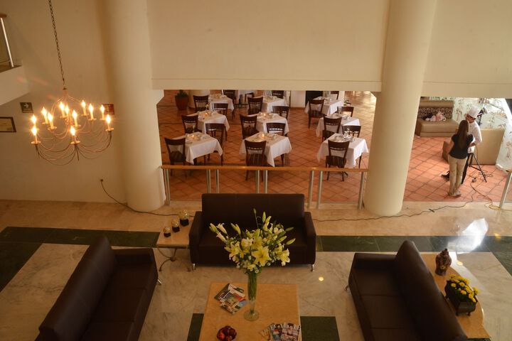 Entrance & Lobby