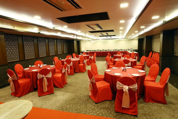 Ballroom/Hall 14 of 20