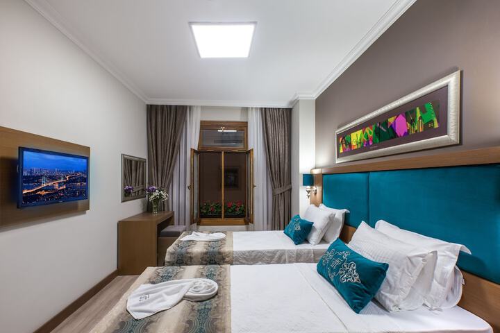 Room 9 of 75