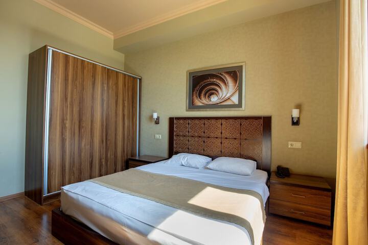 Room 12 of 85