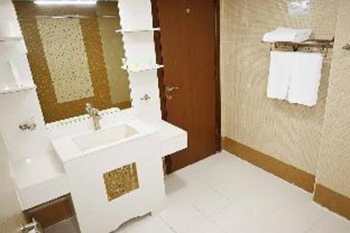 Room 5 of 34