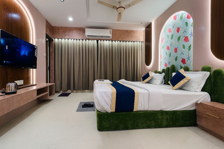 Room 52 of 81
