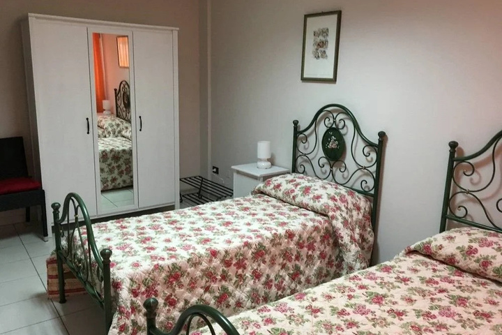 Room 3 of 9