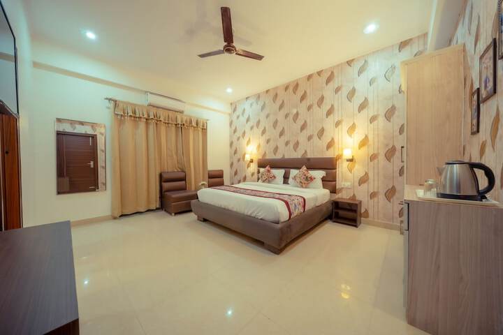 Room 27 of 48