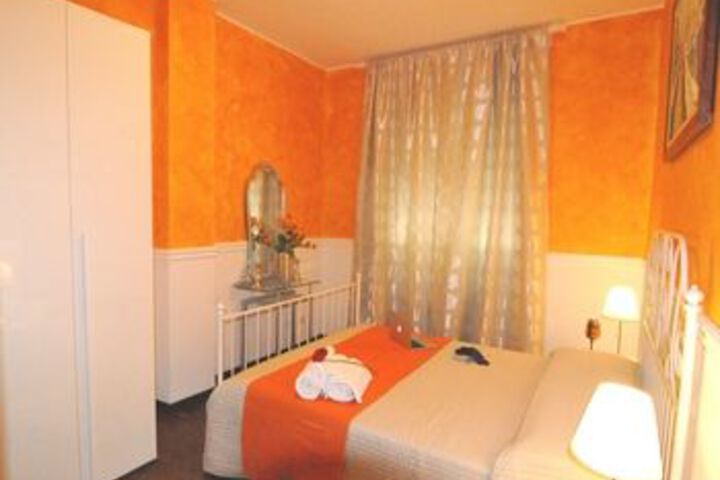 Room 9 of 24