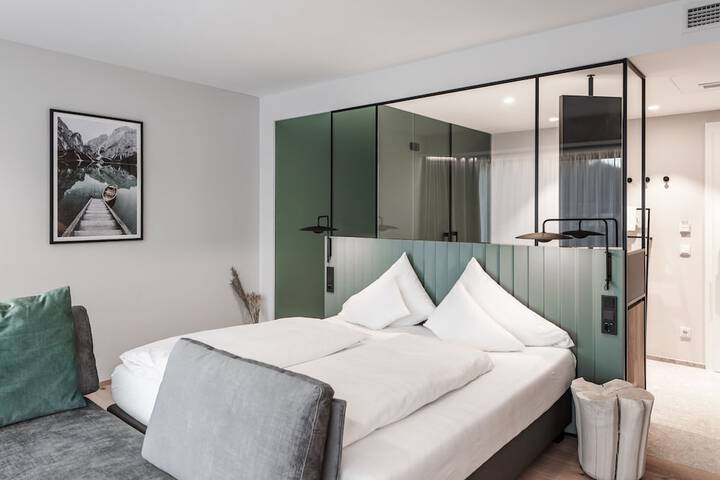 Room 5 of 70