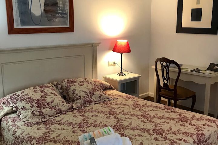 Room 4 of 36