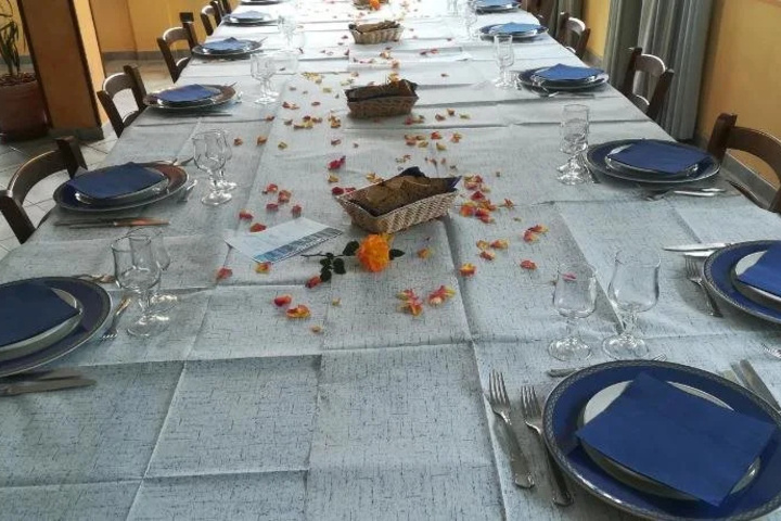 Dining 20 of 21