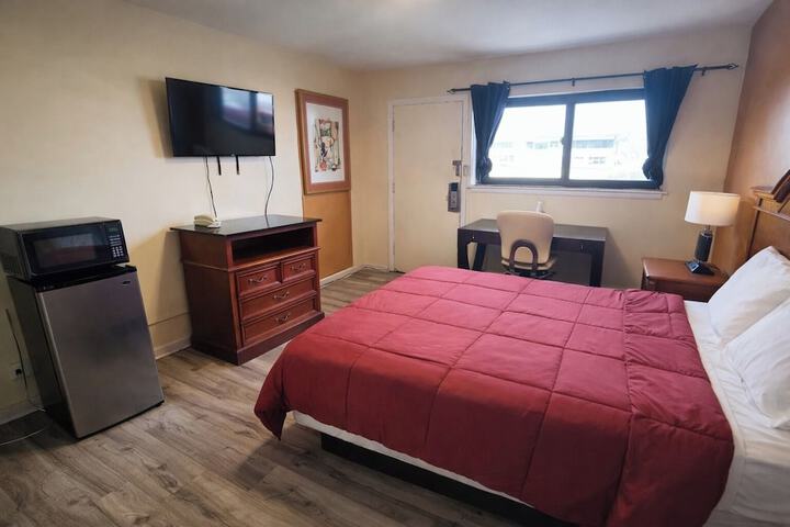 Room 18 of 43