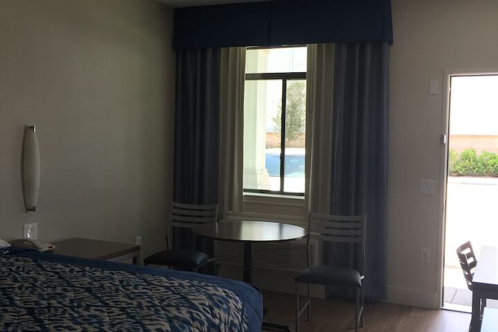 Room 6 of 36