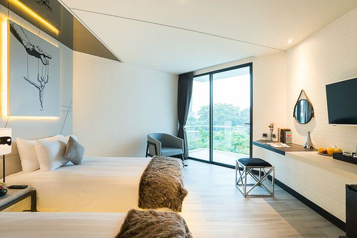 Room 10 of 92