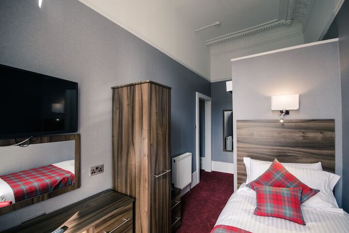 Room 34 of 67