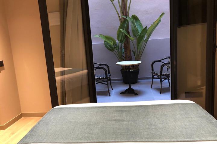 Room 17 of 49