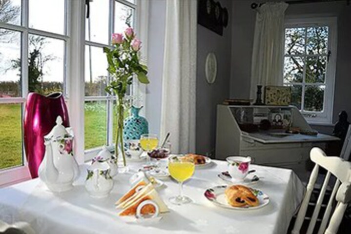 Breakfast/Coffee Service 6 of 33