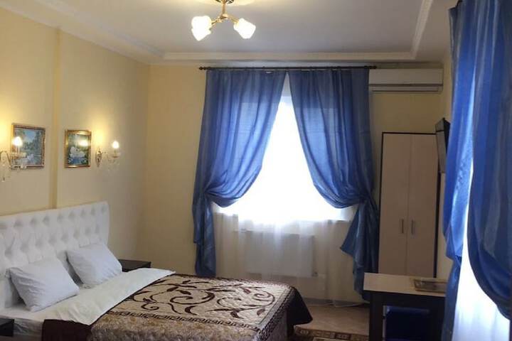 Room 22 of 47