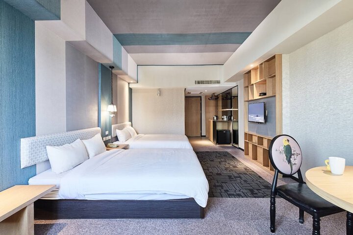 Room 8 of 49
