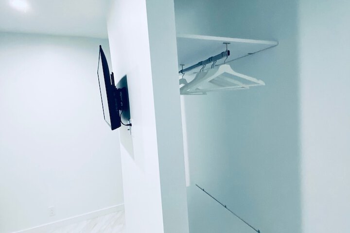 Room 27 of 174