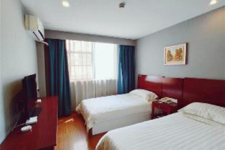 Room 3 of 5