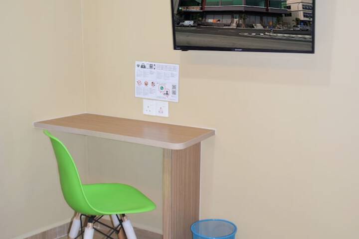 Room 30 of 65