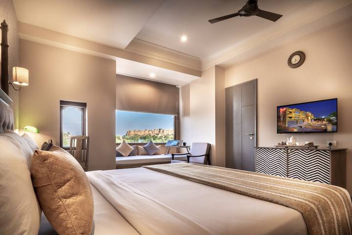 Room 11 of 27
