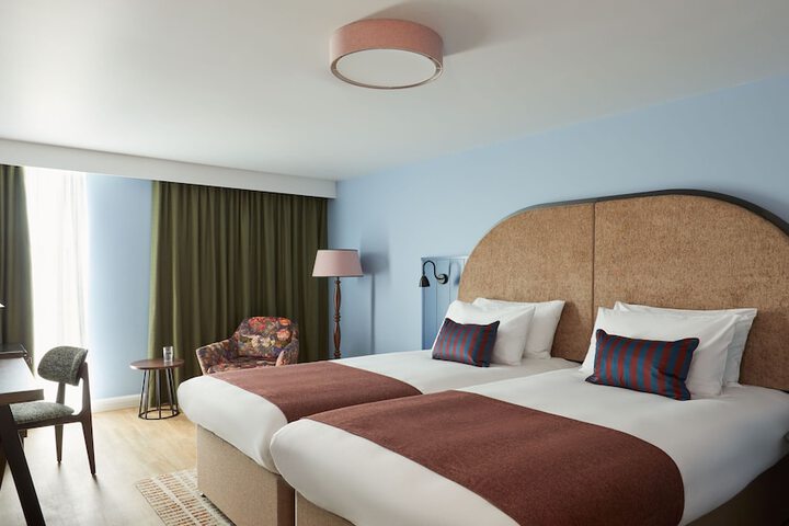 Room 14 of 61