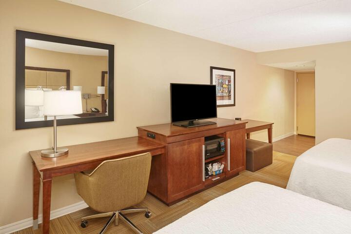 1 Queen Bed (12 of 15)