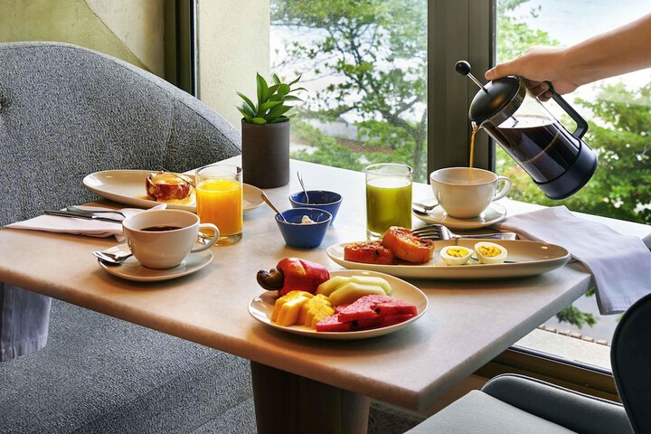 Breakfast/Coffee Service 86 of 175
