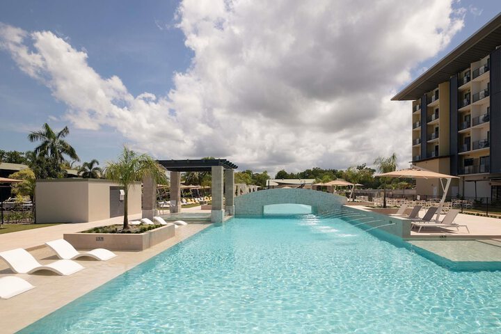 Pool 51 of 102