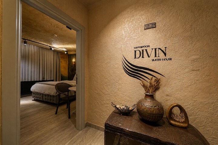 Hotel 8 of 244