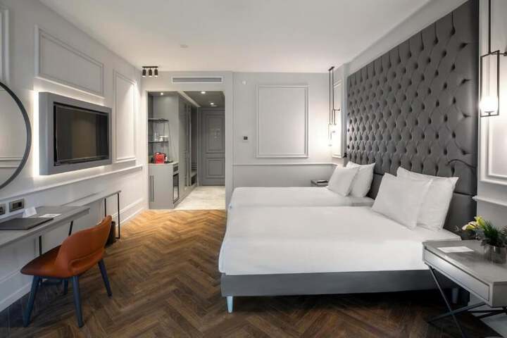 Room 53 of 126