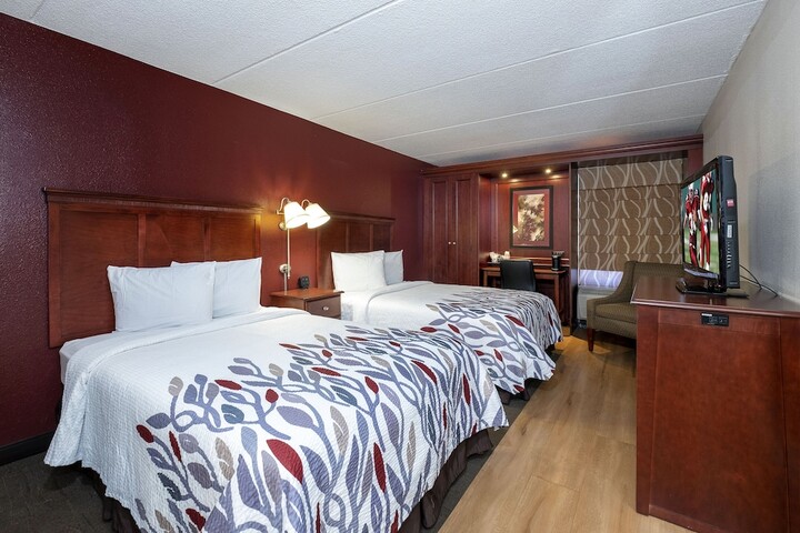 2 Double Beds (14 of 16)
