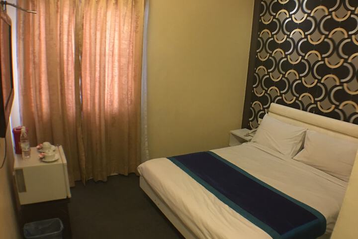 Room 17 of 48