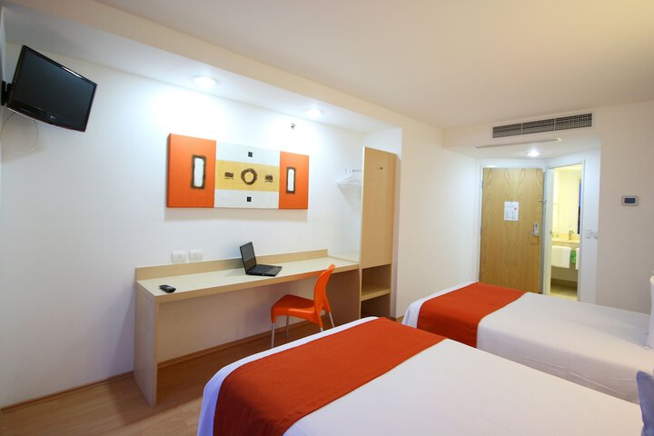 Room 9 of 60