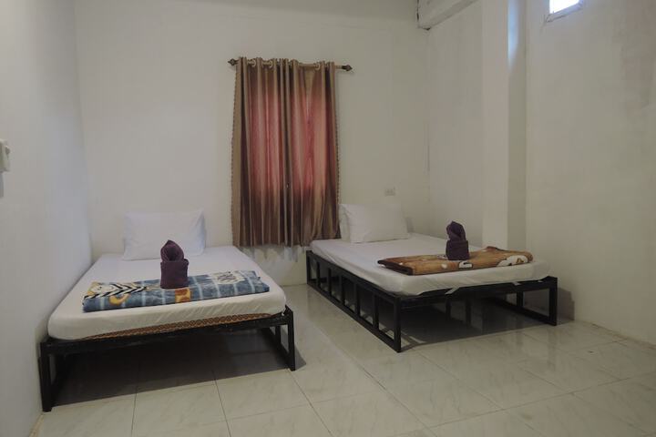 Room 34 of 155